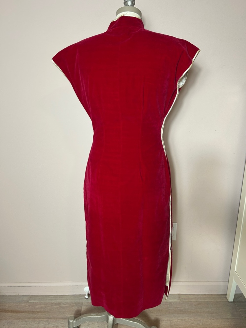 Classic Red Velvet Cheongsam Dress with Embroidered Floral Detail in gold Asian - Picture 13 of 17